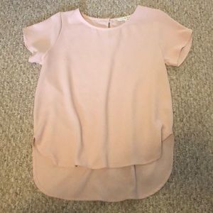 Light pink short sleeved daytime top